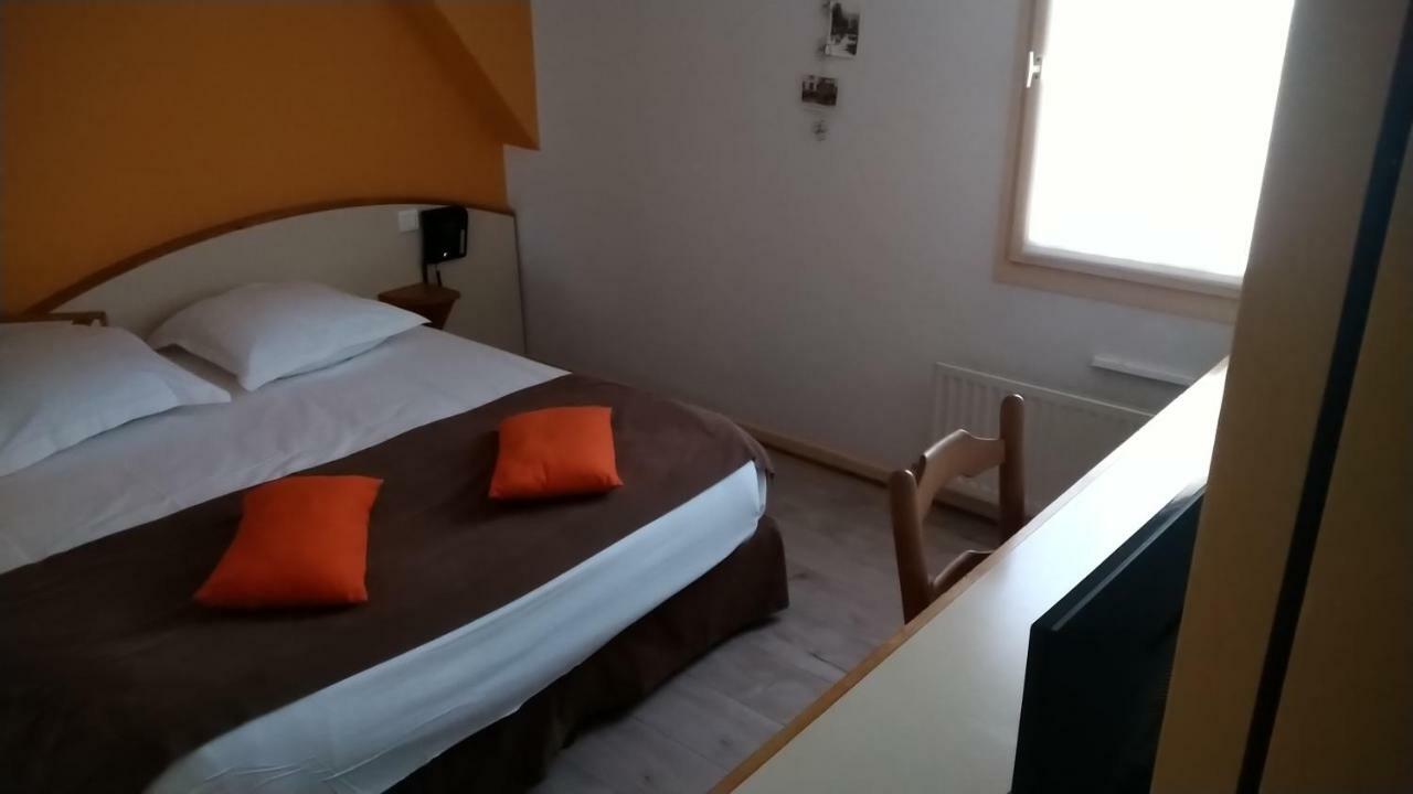 Hotel Les Vignes Rouges Ispagnac Buitenkant foto