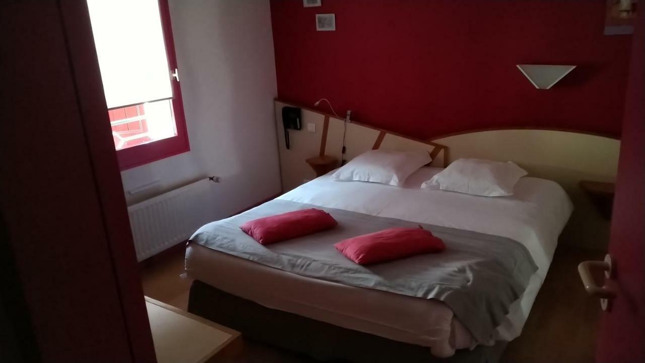Hotel Les Vignes Rouges Ispagnac Buitenkant foto